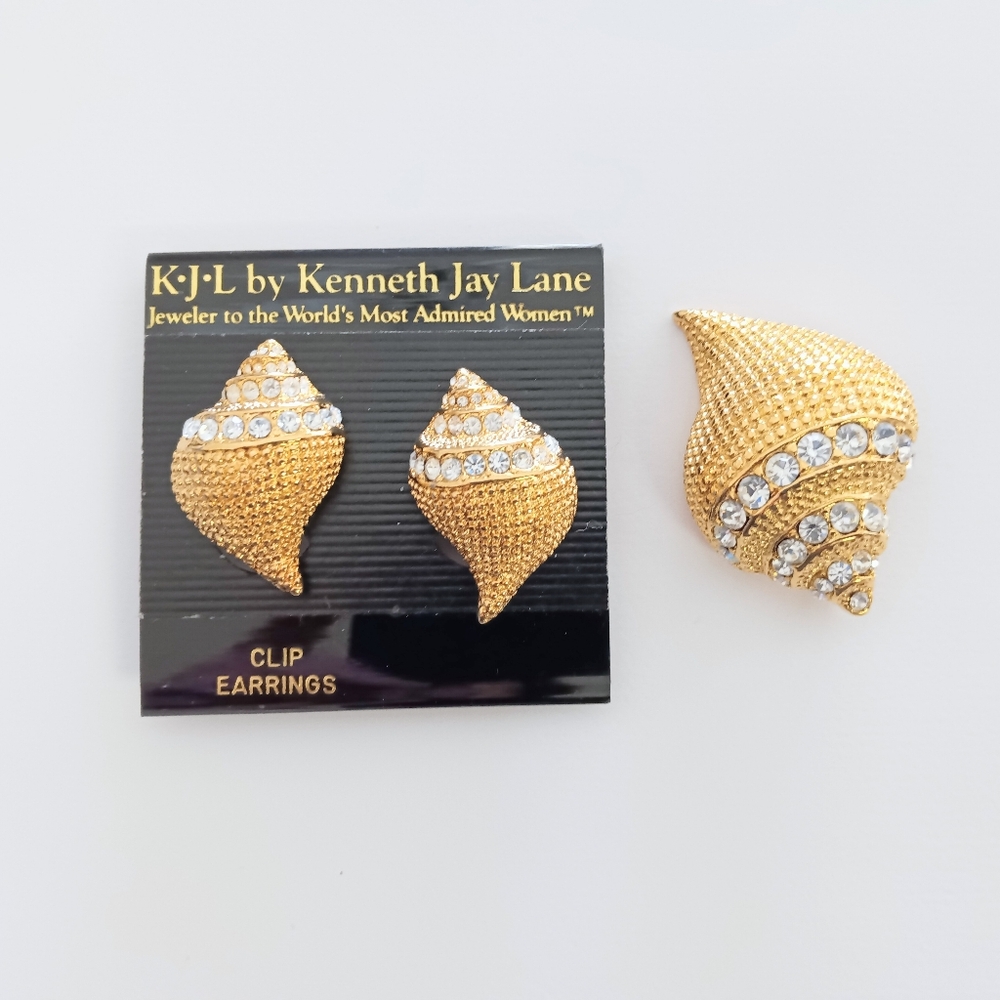 Vintage KJL Kenneth Jay Lane Shell Brooch Earring Set - Picture 3 of 6